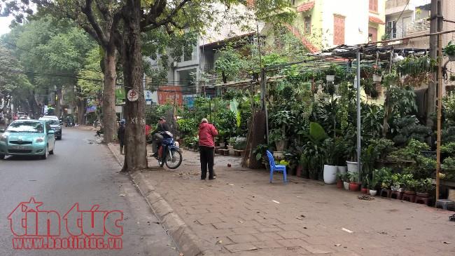 Hà Nội trước ngày ra quân chấn chỉnh vỉa hè: Nơi thông thoáng, nơi tràn xe ảnh 4